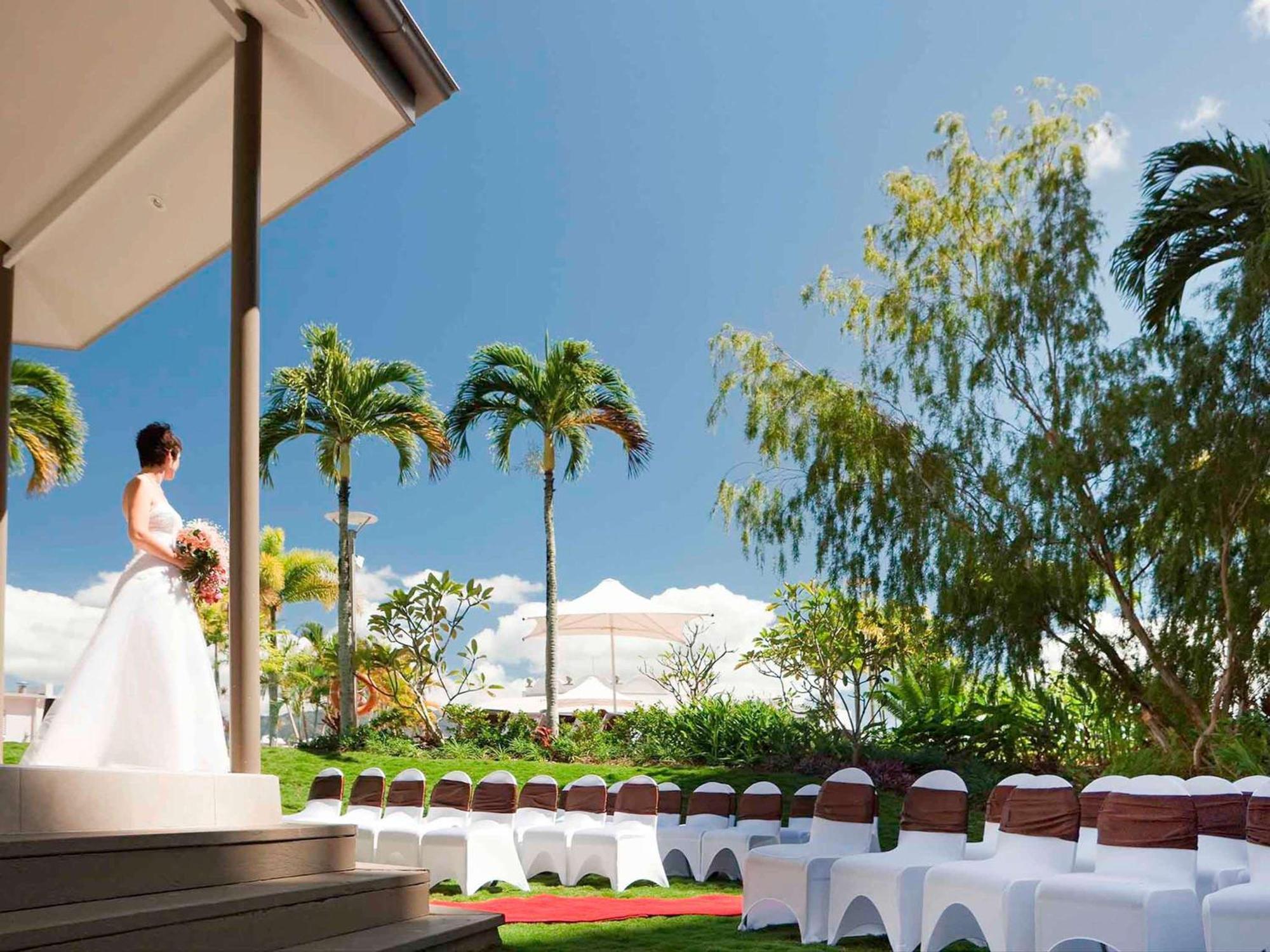 Pullman Cairns International Hotel Buitenkant foto Wedding at the Royal Botanic Gardens, Victoria