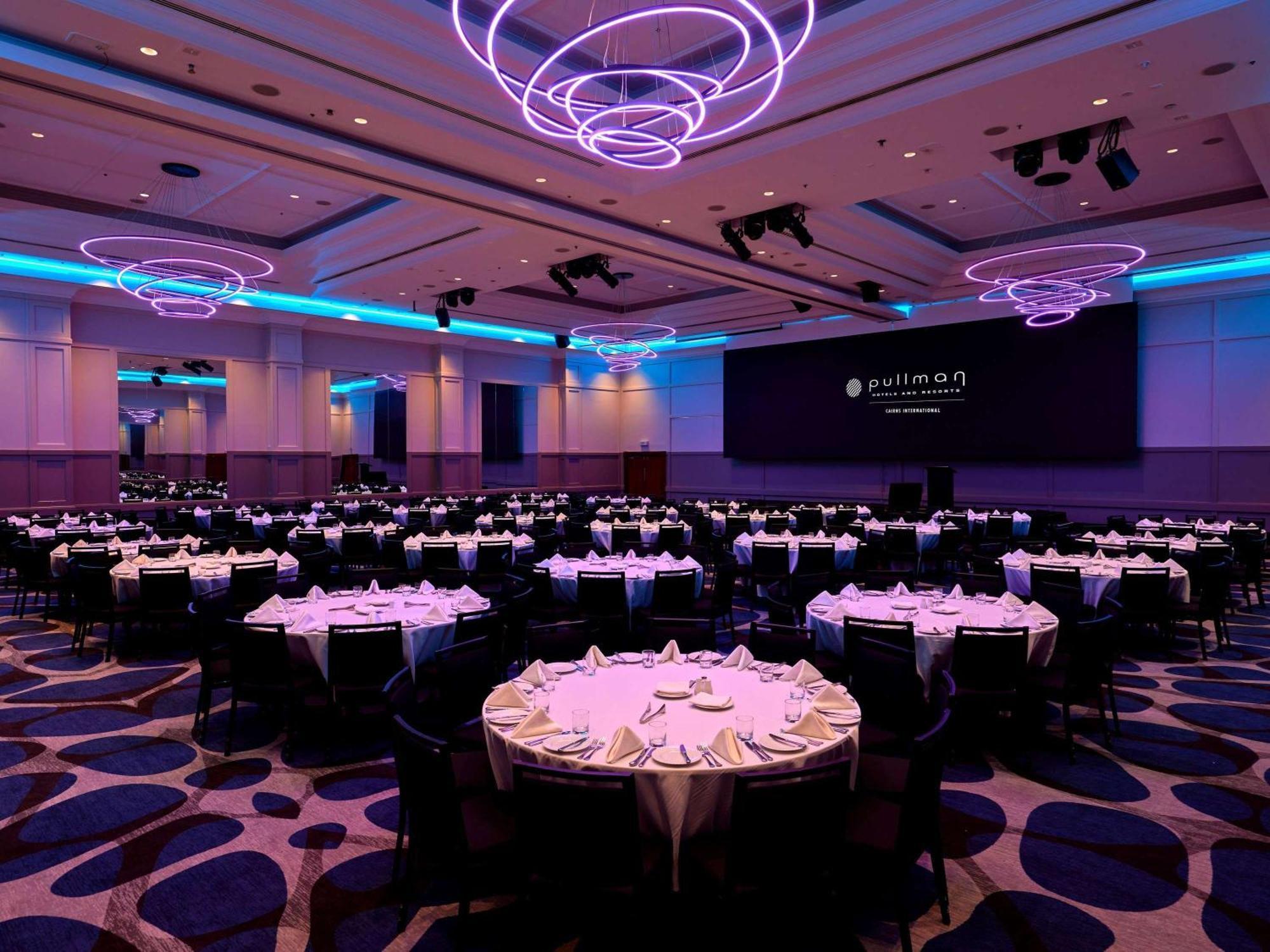 Pullman Cairns International Hotel Buitenkant foto The ballroom